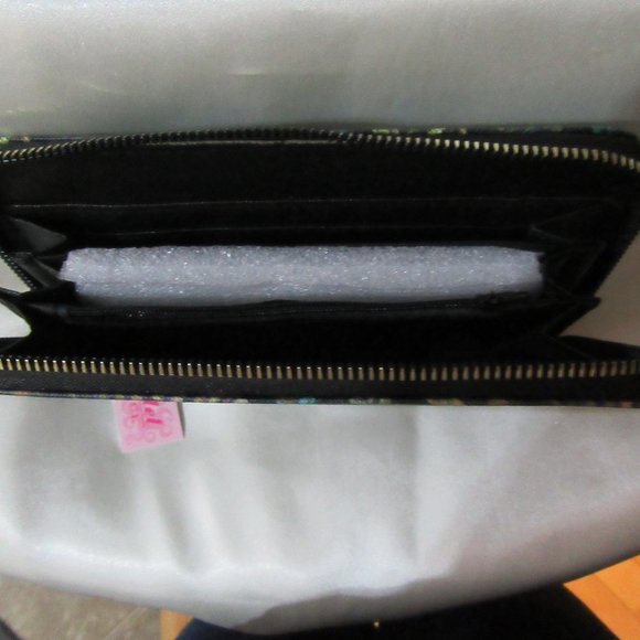 New  -Ladies Wallets Kitten purchase 2 for $30.00 - Picture 6 of 8